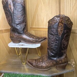 Corral Brown Pointed Toe Boots with Decorative Stitching / size 9.5